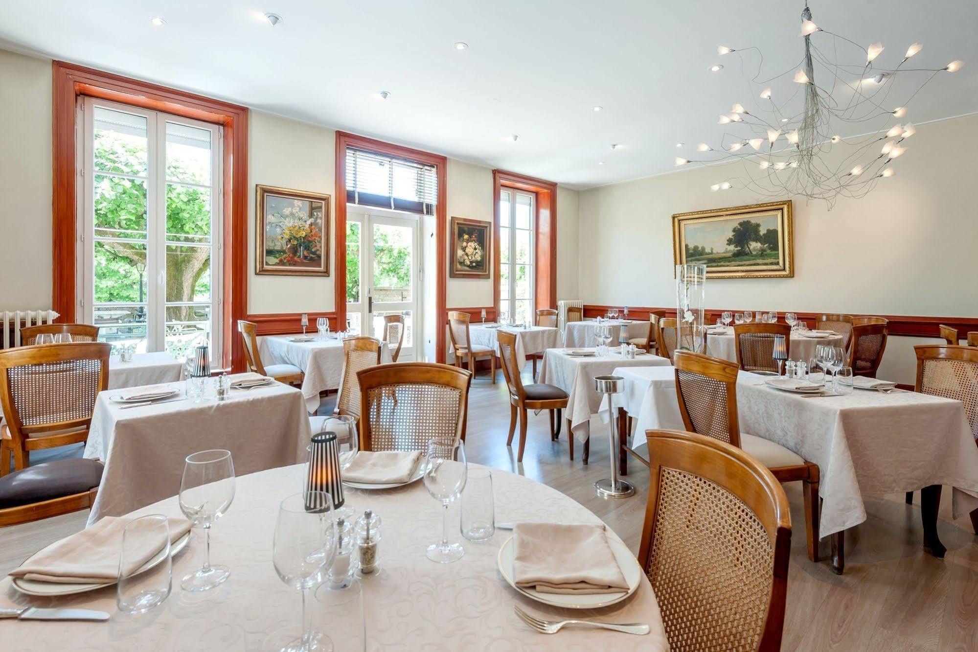 Montmerle-sur-Saone Hotel Restaurant Emile Job מראה חיצוני תמונה