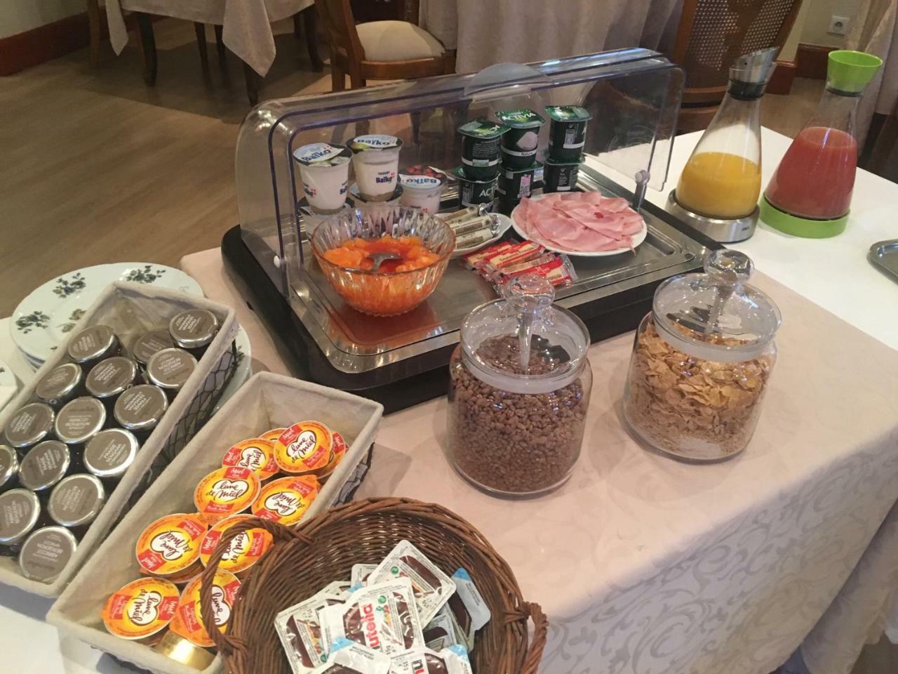 Montmerle-sur-Saone Hotel Restaurant Emile Job מראה חיצוני תמונה